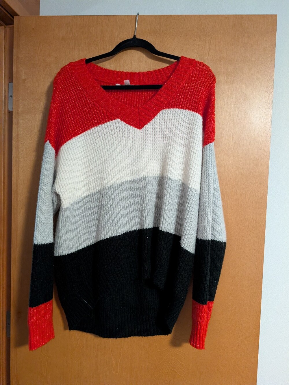 Colorblock V-Neck Sweater - Red, Gray, Black